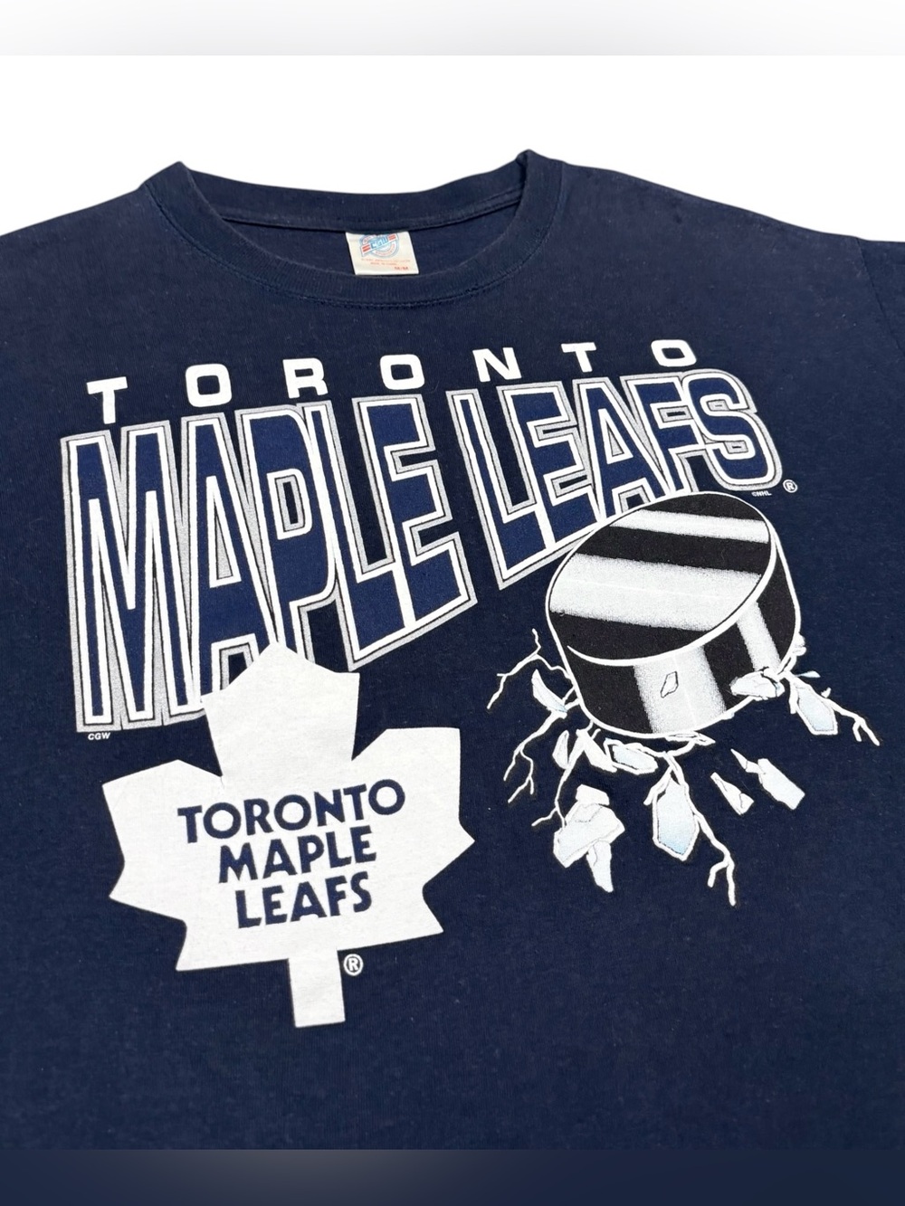 Vintage 90s Toronto Maple Leafs NHL Hockey Puck Breakthrough T Shirt Navy Medium